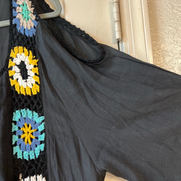 Chic Black Crochet Trim Swim Coverup - Picture 6 of 7